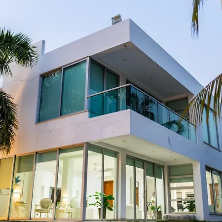Casa Romero Casa De Playa Bed and breakfast Cartagena
